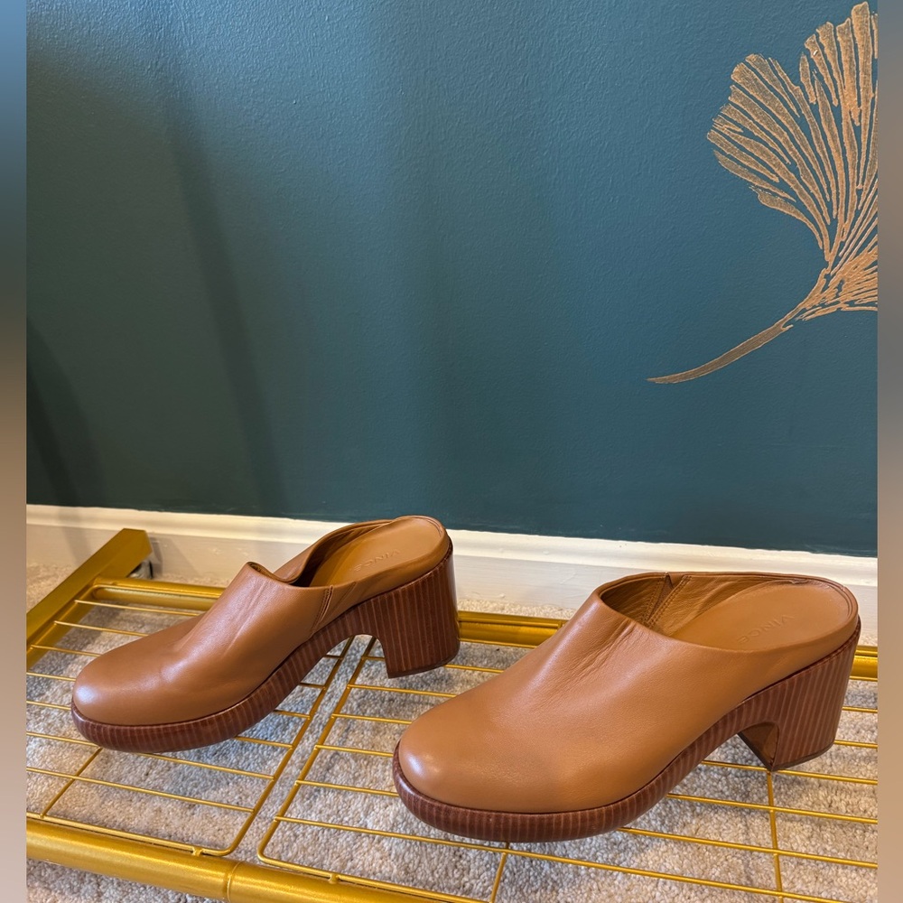 Vince Clogs - Picture 3 of 5